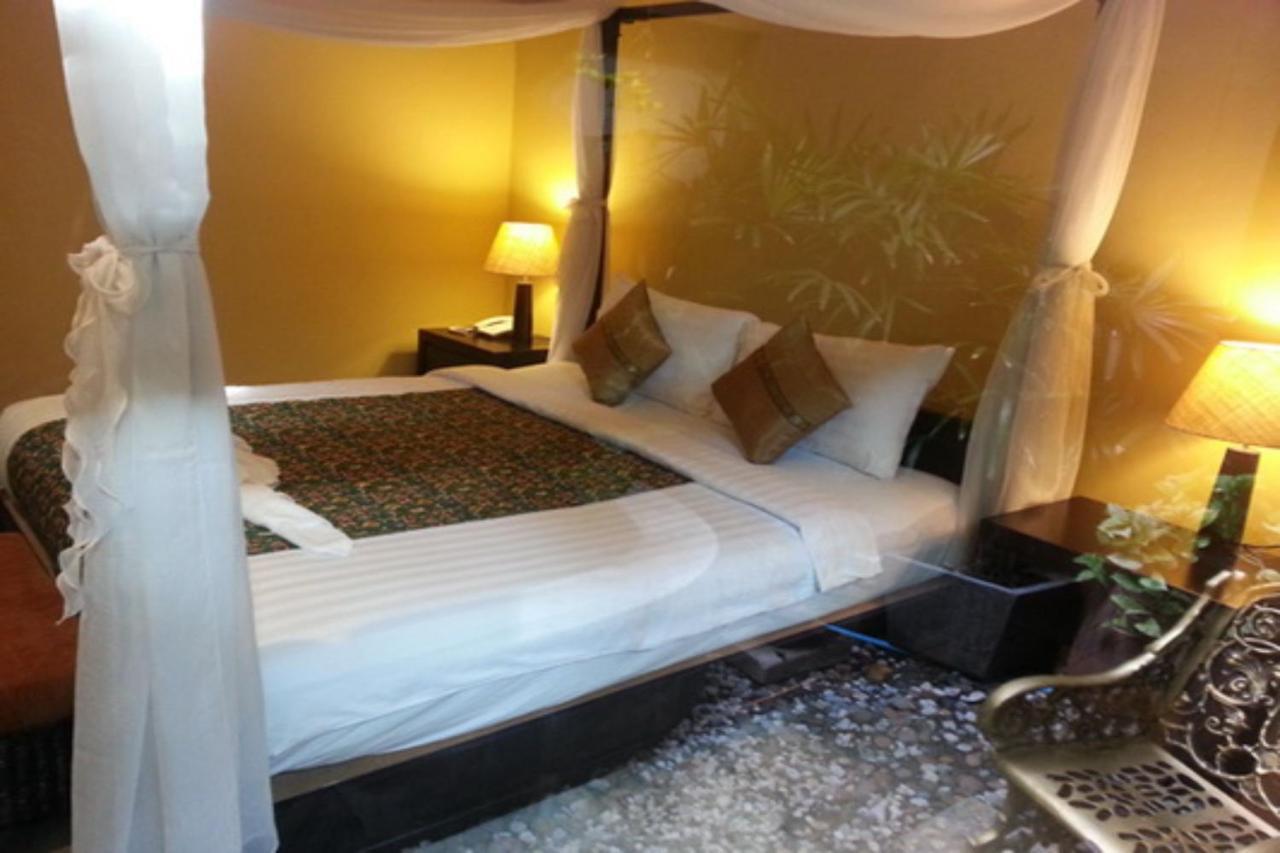Hotel Baan Phuanda Phuket Exteriér fotografie